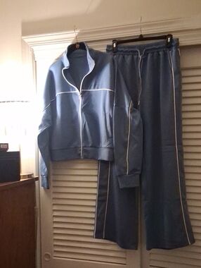 NWOT - No Brand Women's Blue Track Jacket and Wide-Leg Joggers Set